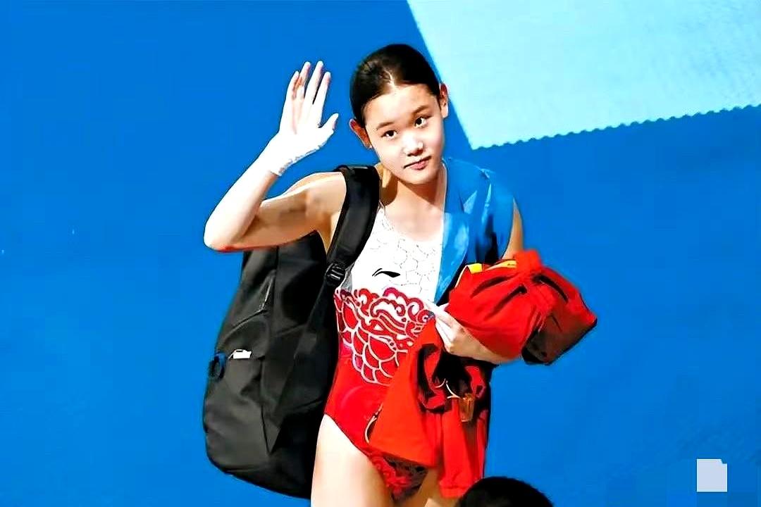 “00后跳水女神”张家齐一句“老将落幕，新人接棒”，直接把退役现场变大型破防现场