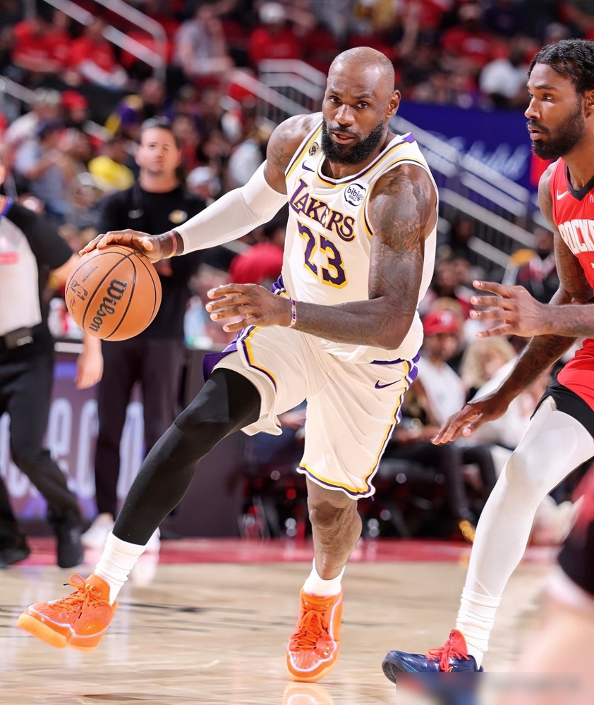 刚赢回一场遮羞布，休斯顿连夜开会，消息捅破天：除了杜兰特，全都能卖！...