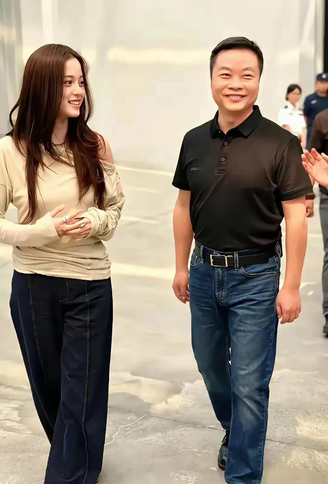 欧阳娜娜跟何小鹏想要复制粘贴刘亦菲与余承东，他们俩成功了吗？应该算是成功了一半吧