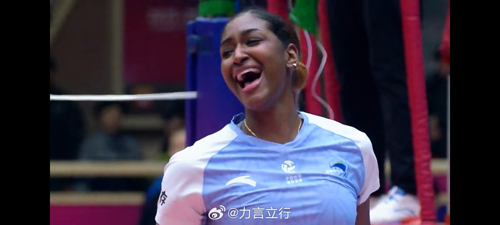 排超联赛第三局天津女排25比21上海女排，从而3比0取胜，全取3分，全取3局，