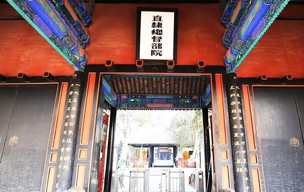 此汉臣连秀才身份都没有，却仅用十四年时间从七品晋升至直隶总督，他究竟是如何做到的