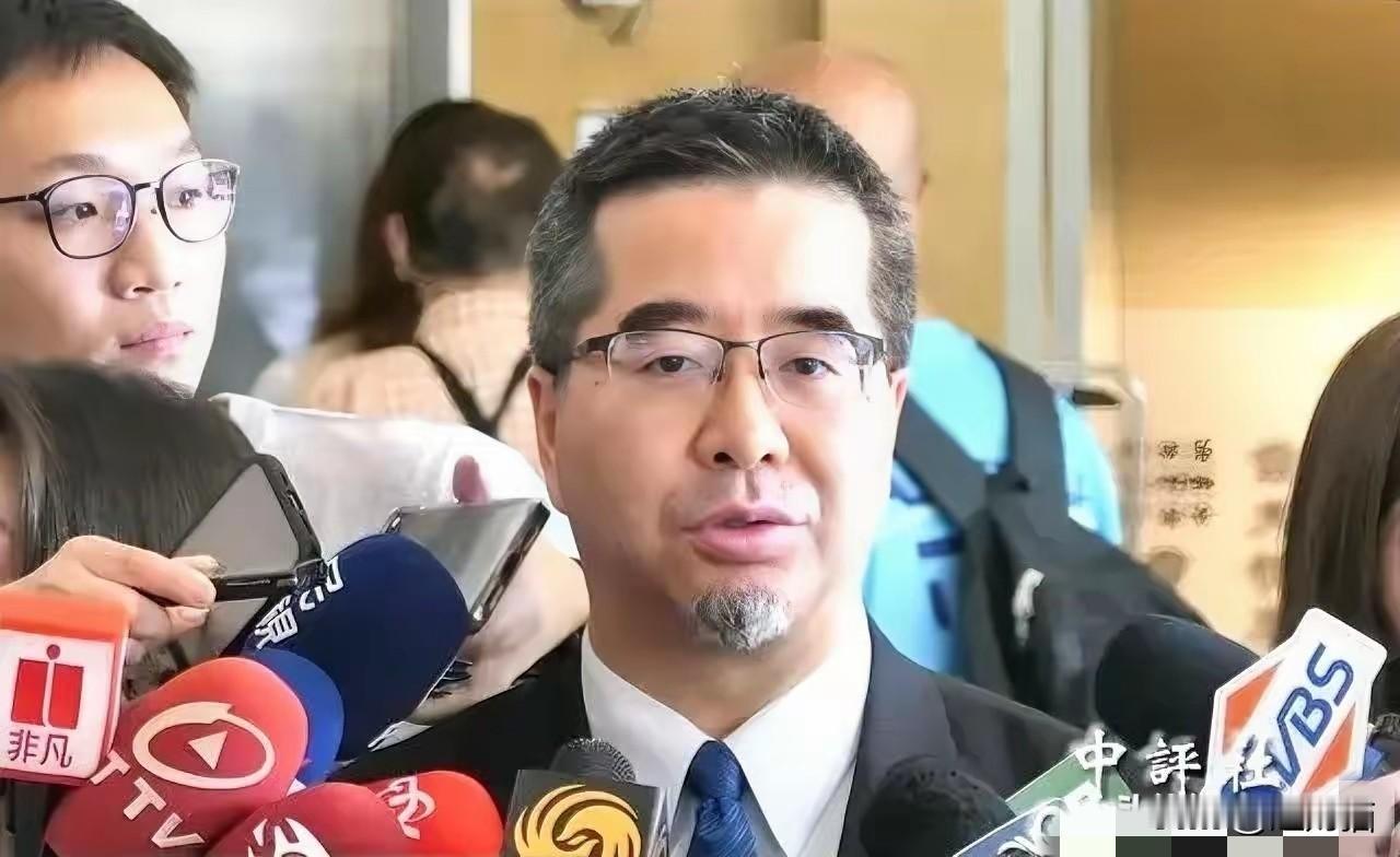 “台湾和大陆没有国籍问题，只有户籍问题”，国民党副主席萧旭芩回答记者提问时，非常