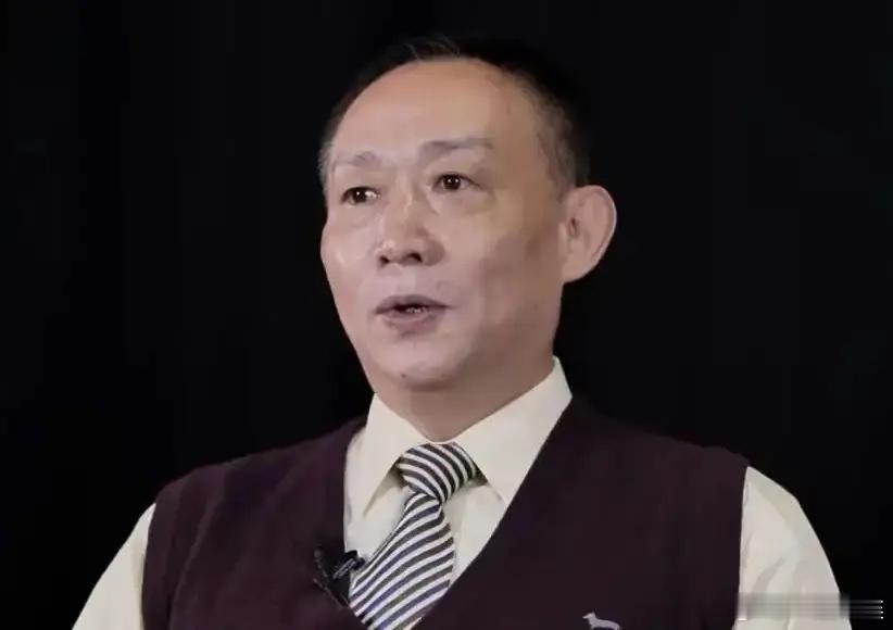 卢麒元8月19日提出一个发人深省的问题：为什么美国抽干日韩股市的血，却不动中国？