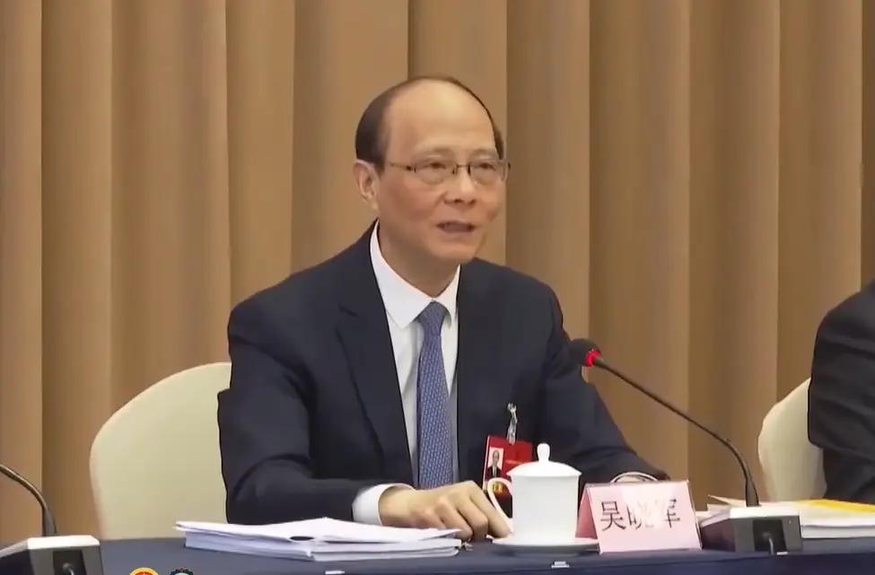 地底下冒油的老区，凭什么还要去抢算力的饭碗？吴晓军上任第一站去庆阳，油田平台、石