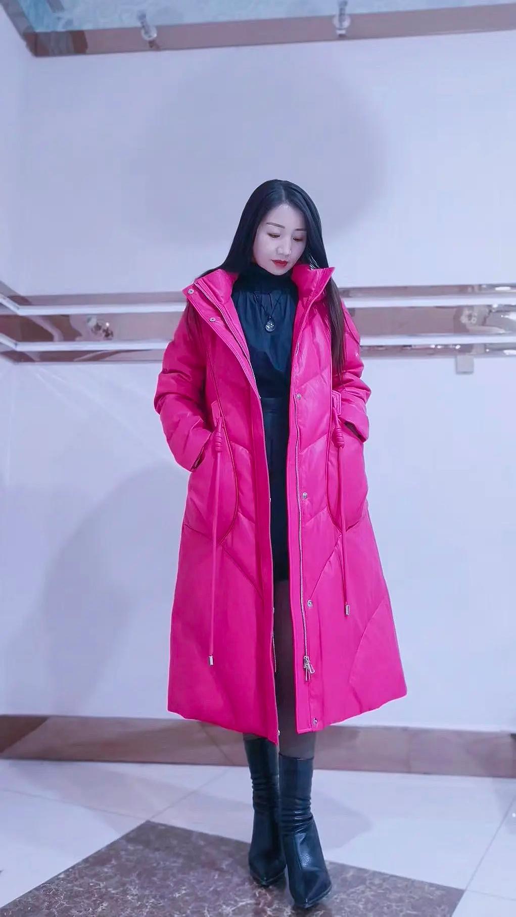 粉嫩外套+黑靴，冬日穿搭指南💕