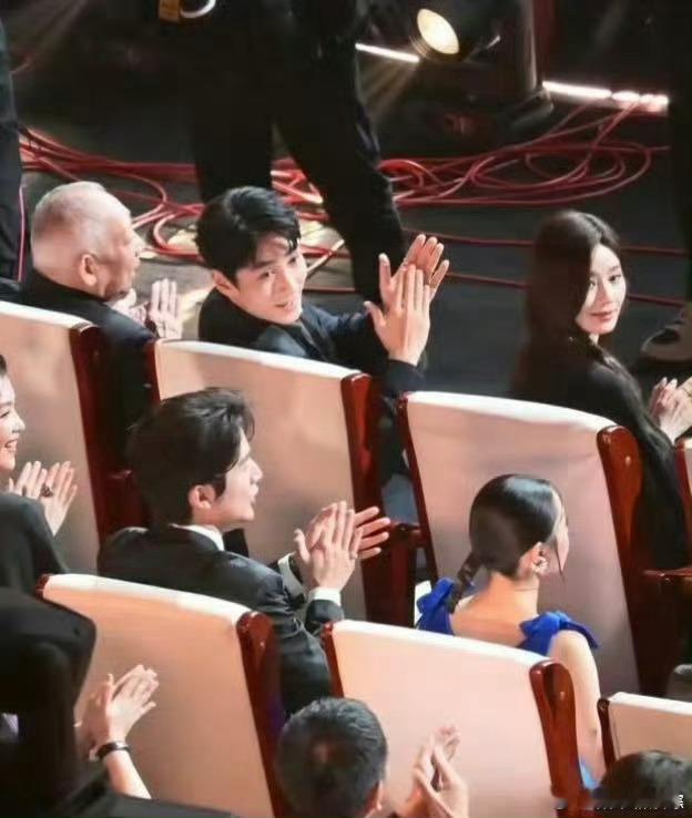 卫诗雅你的强真的来了经典名梗圆满兑现，卫诗雅携手朱一龙出演《空枪》，惊险故事徐徐