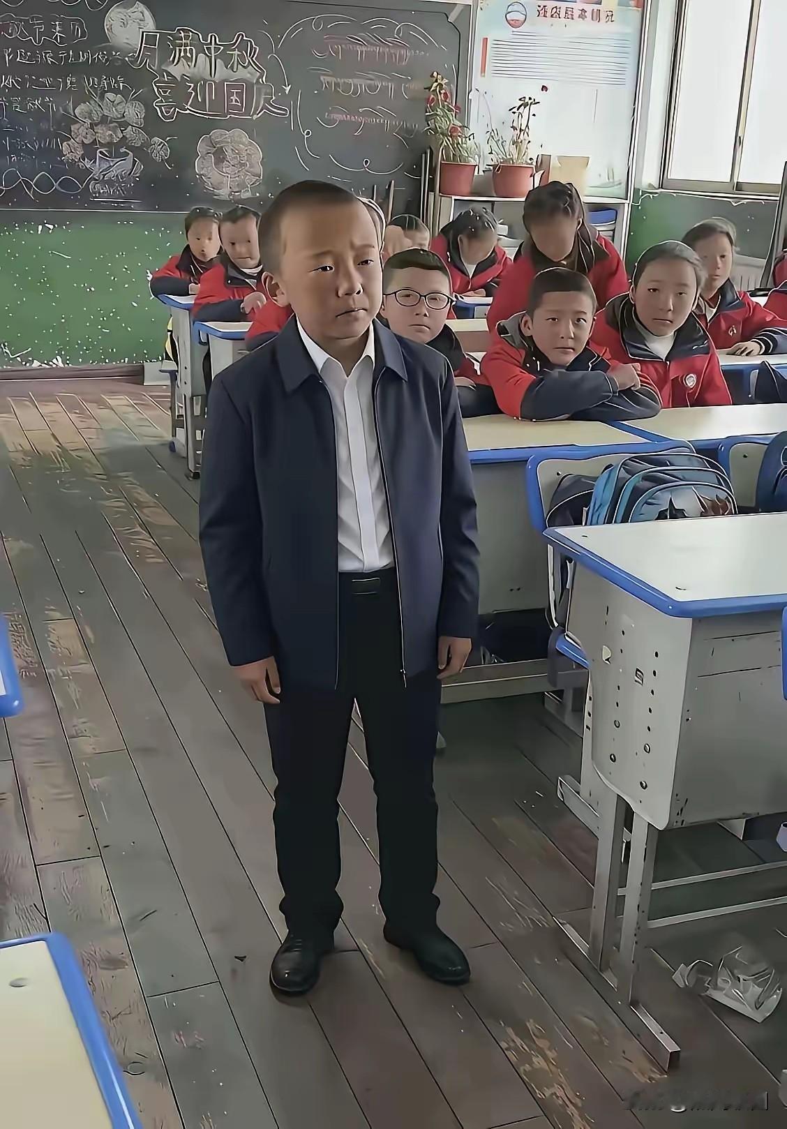 小学生这气质，比校长牛逼多了[大笑]和王兴差不多，不会是王兴的儿子或弟弟吧😄