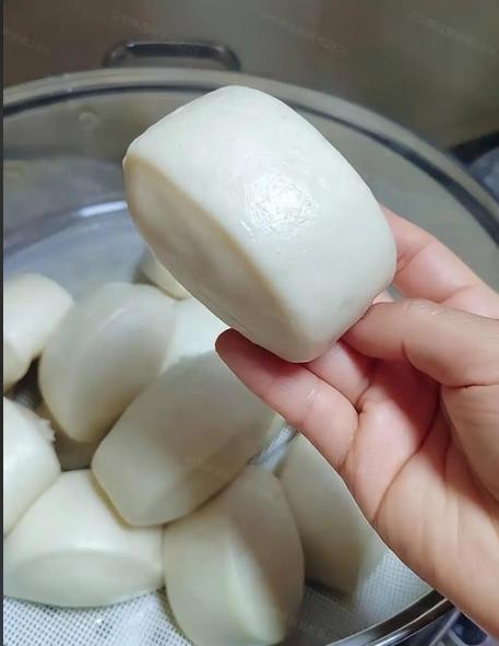 冷冻的馒头会致癌？超过三天就不能吃了？央视实验告诉你答案！朋友圈有传冷冻馒头