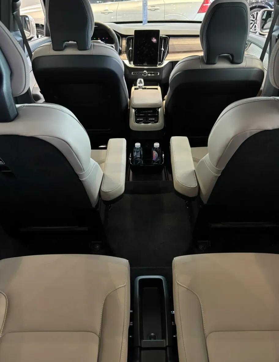 谁说豪华只是面子？全新XC90车主表示：产品实力够硬，用车特别安心。自从