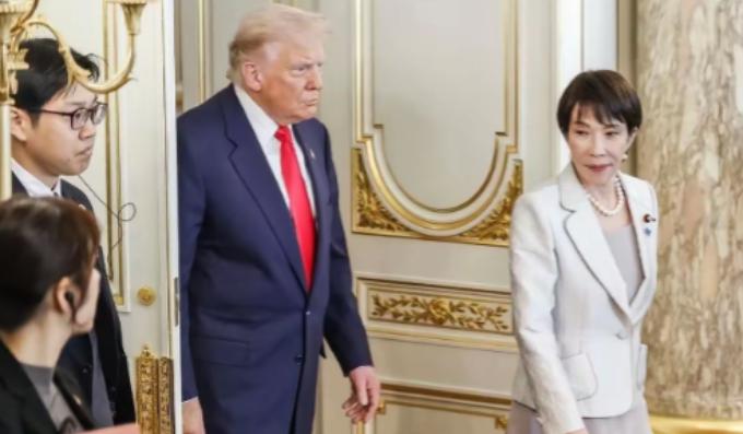 日本恐怕要彻底坐不住了，根据峰村健二透露，特朗普在访华时很可能与中方达成一份秘密