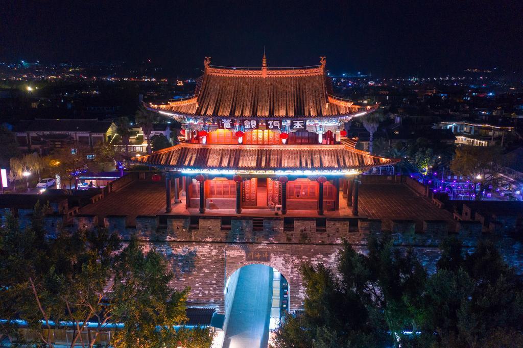 回归居住属性！2015年10月，大理房价均价6333元；2016年10月，大