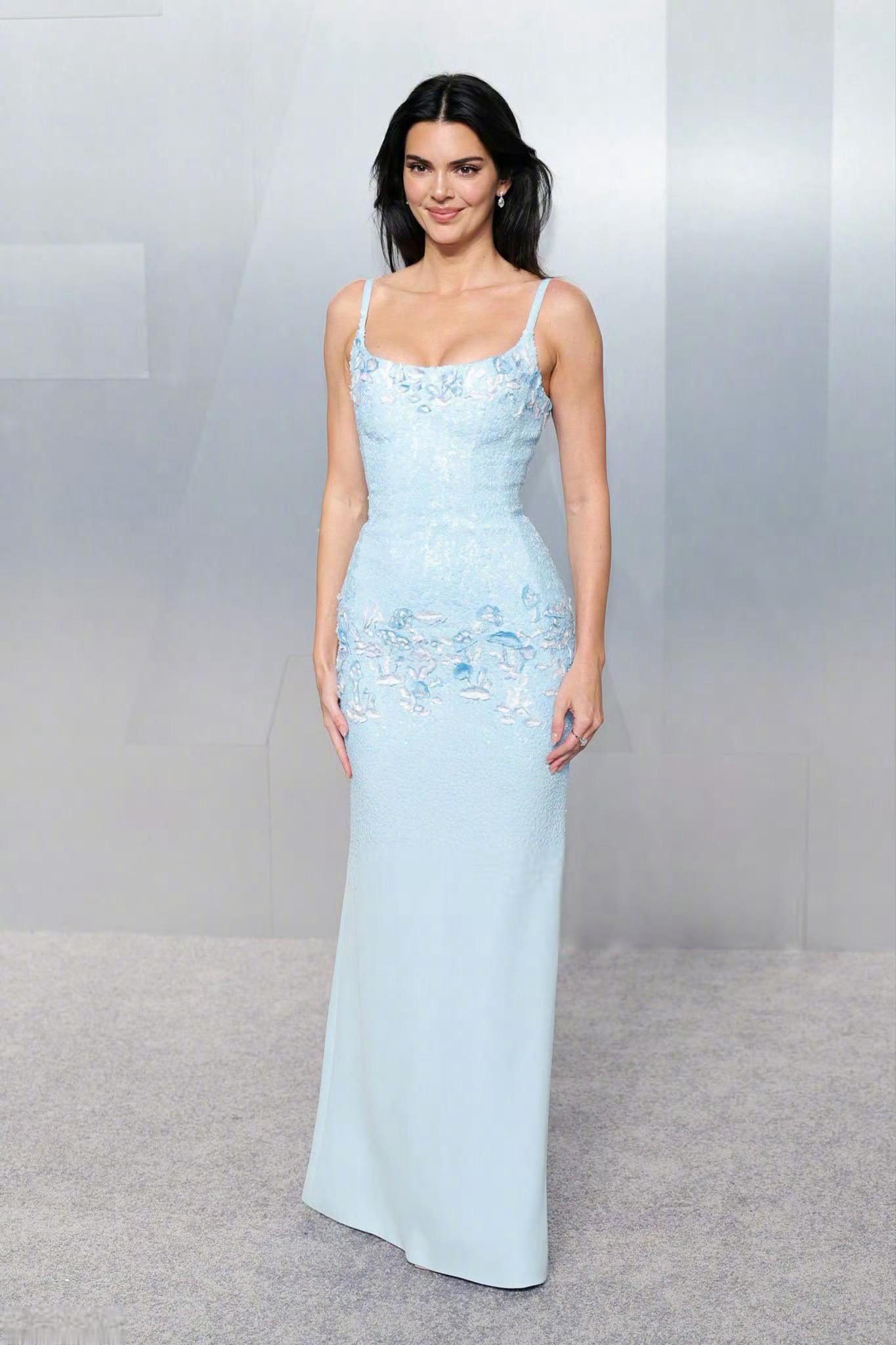 出席VanityFair名利场奥斯卡派对的肯豆KendallJenner