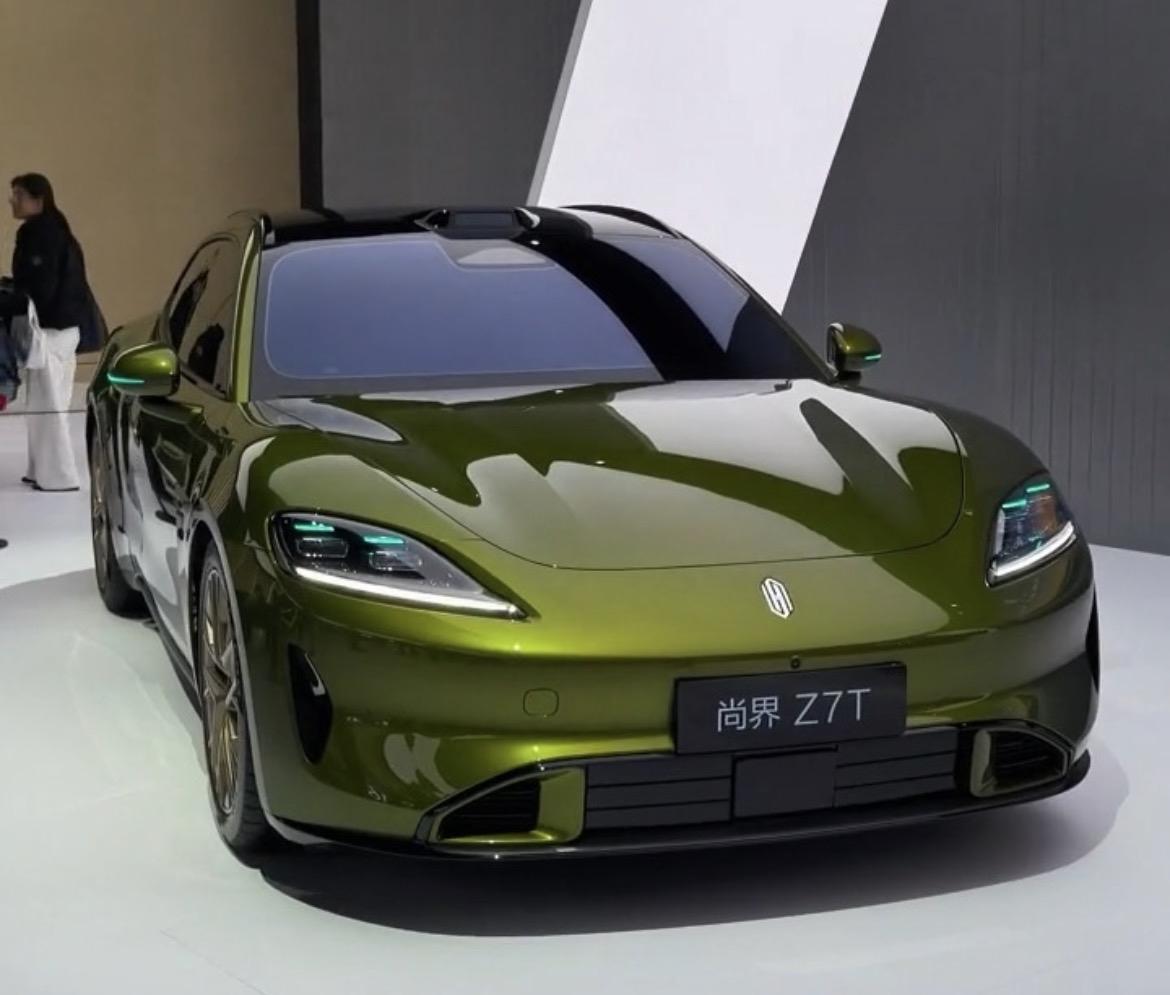 小米SU7的直接竞争对手火了！最近尚界Z7的订单热度直接拉满，网传小订快到6万