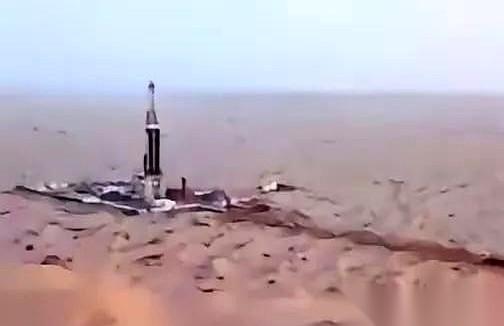 1989年，塔里木，集结号吹得震天响。全国最顶尖的钻井队长们，脚踩在塔克拉玛干