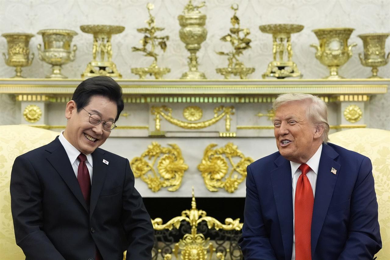 特朗普在白宫见李在明时，突然甩出一个炸雷般的要求：把一些驻韩美军的大型军事基地土