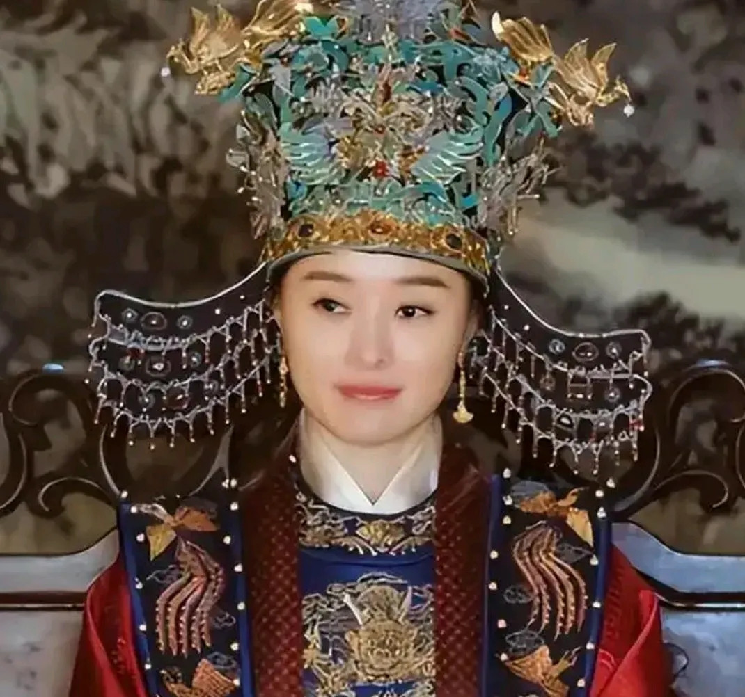 1425年，朱高炽快不行了，他临终前跟张皇后说：“我要5个后妃给我陪葬。”张皇后