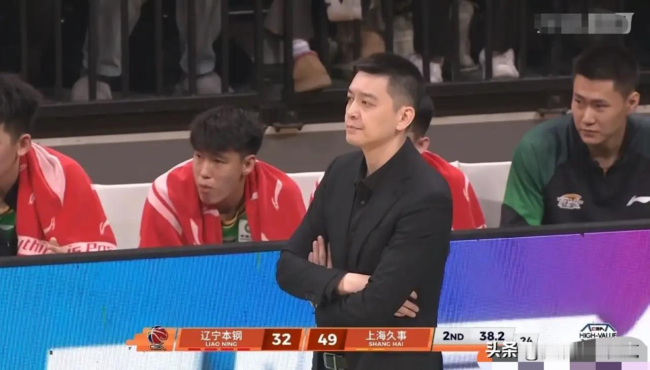 杨鸣肯定不会主动辞职今晚CBA辽宁大比分输给上海队，杨鸣难辞其咎，我就想知道，