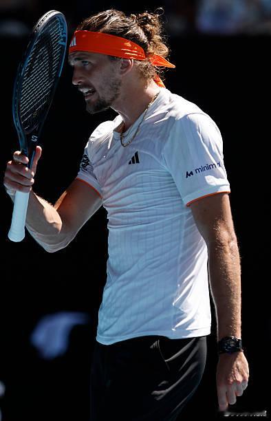 意大利名宿怒批兹维列夫。帕纳塔：“阿尔卡拉斯说‘现在，我要从抽筋中恢复’，而他做