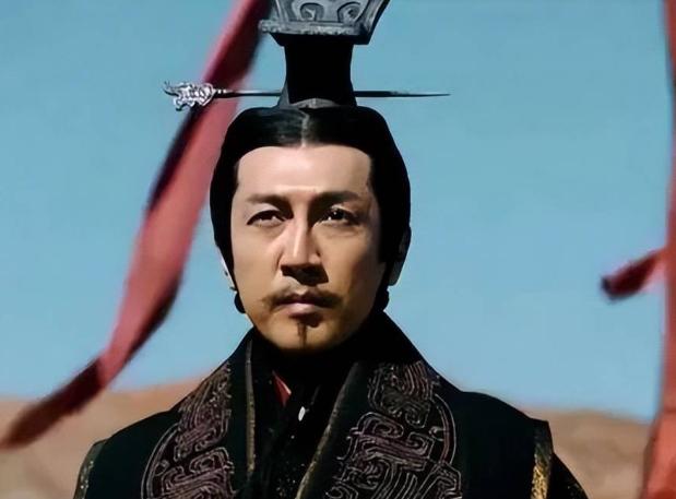 秦始皇是怎么死的？郭沫若写了篇文章，说秦始皇不是病死，是被人往耳朵里钉了根三寸长