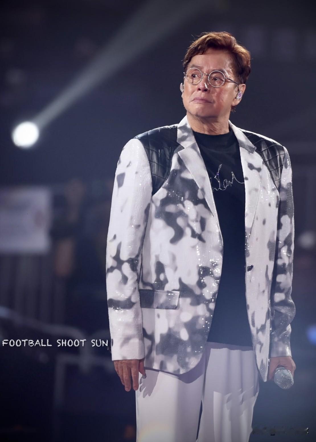 谭咏麟这一生，早已属于舞台。从1984到2026，横跨42载岁月，红馆之王迎来告
