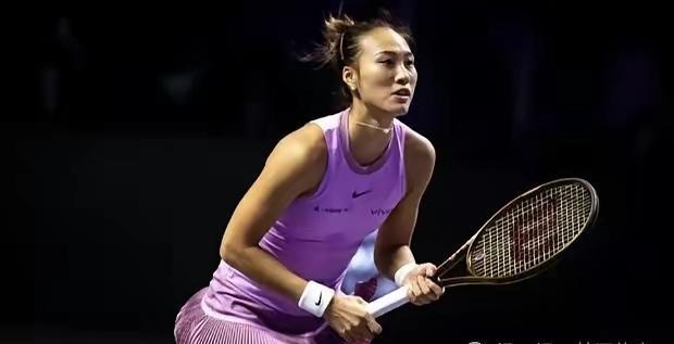 郑钦文新赛季首战三选一，应该汲取去年没有热身赛直接参加澳网二轮游的教训！在1月1