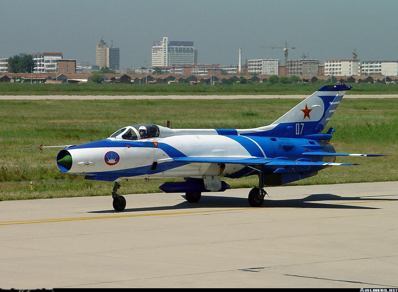 歼7首飞60周年老军迷集合——重温服役于空军八一飞行表演队的歼-7EB（图1-3