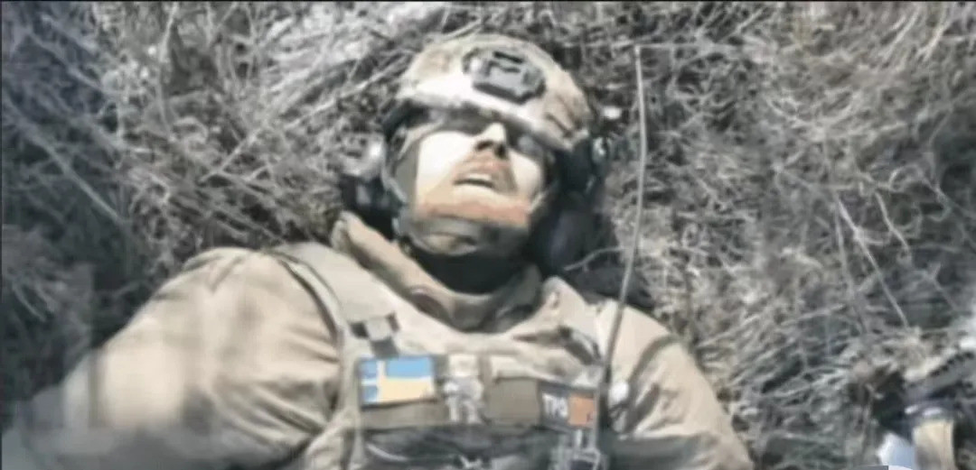 惊！瑞典雇佣兵战场装死被无人机识破，高科技战争下'诈尸'战术彻底失效！