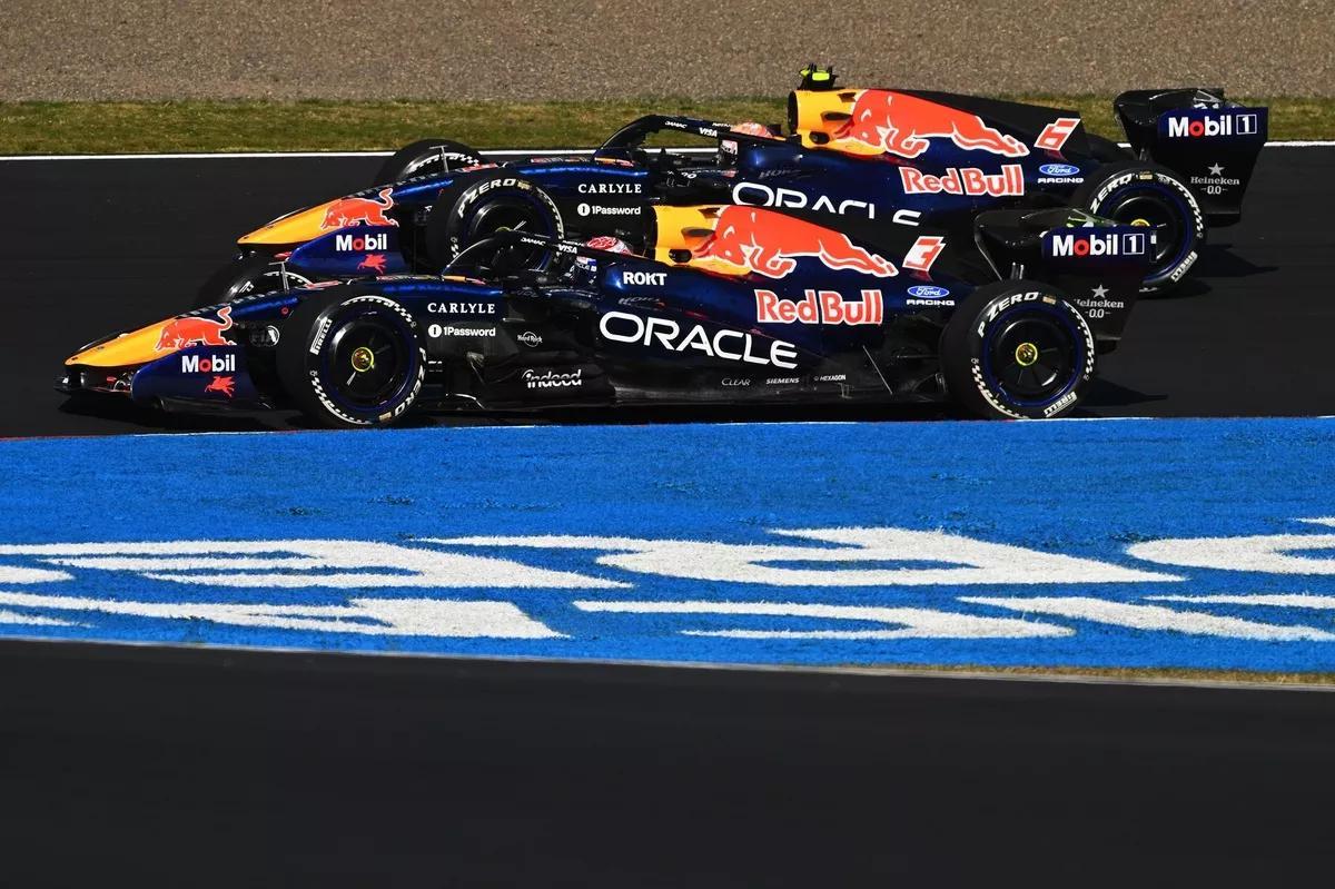 F1红牛在墨尔本的表现还算不错，哈贾尔能在排位赛拿下第三，而维斯塔潘从队尾追至