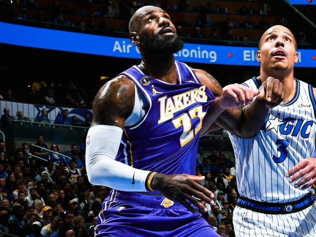 湖人105-104魔术！他们又赢了，豪取一波九连胜，替补神射手绝杀！詹姆斯再