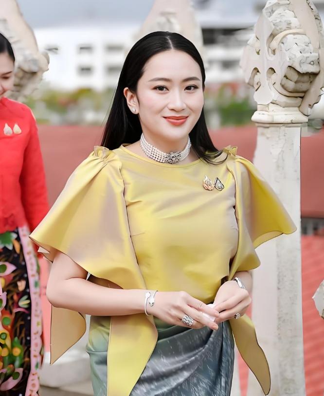 泰国2月8日总理大选结果将揭晓，这三位谁会笑到最后呢？第一、纳塔蓬，出身于1