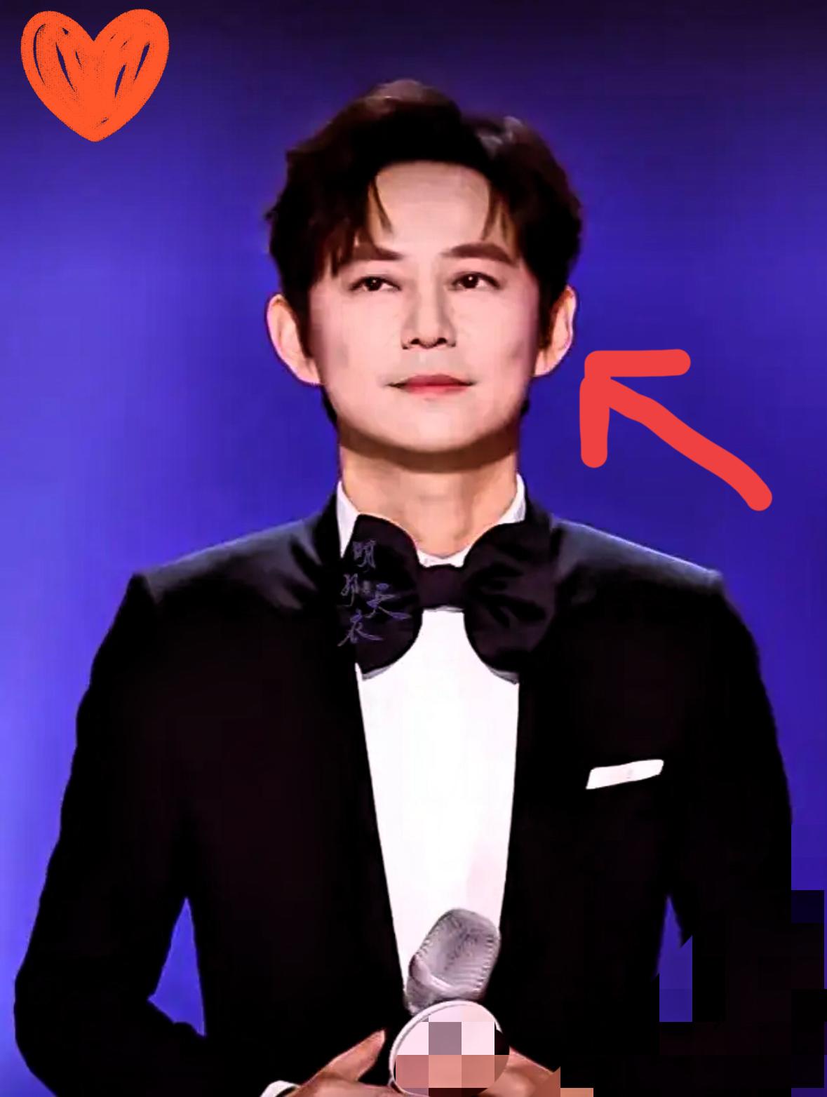 昨晚《声鸣远扬》总决赛，最失败的地方，就是让何炅当主持人，原因很简单，因