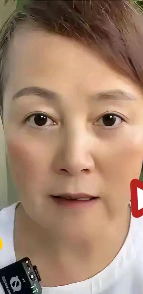 原来史晓燕是这样的人，她作为一个单亲妈妈，自己生的3个孩子有2个不和她来往，这脸
