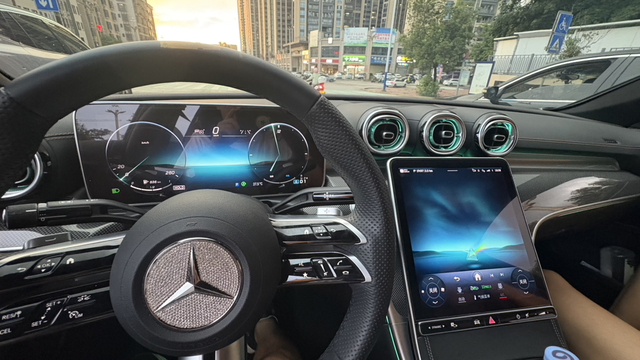 刚买24款，25款芯片升级了24年5月提的二次改款奔驰C260L，年尾25款就