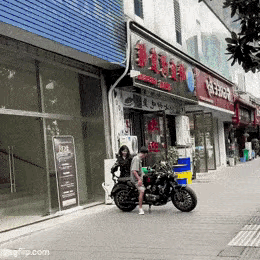 小哥哥：我突然不想开车了。