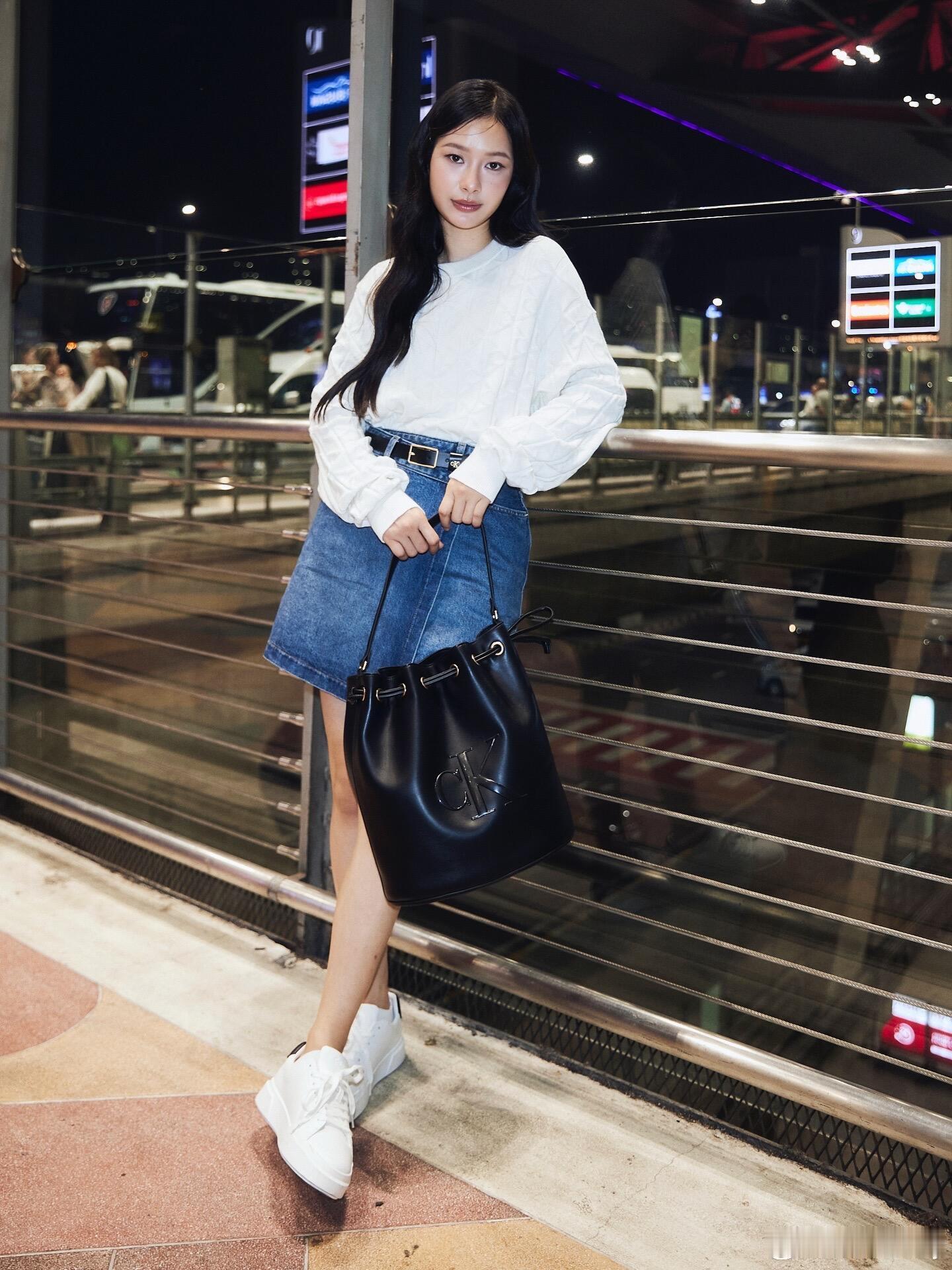 普通人怎么看时装周杂志封面人物选择的秘密MilkPansa身着Calvin