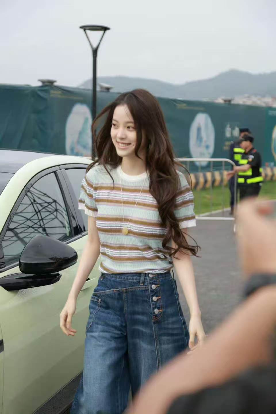 小鹏请来欧阳娜娜代言MONA真是太对了，青春阳光活力，主要是颜值高，太匹配