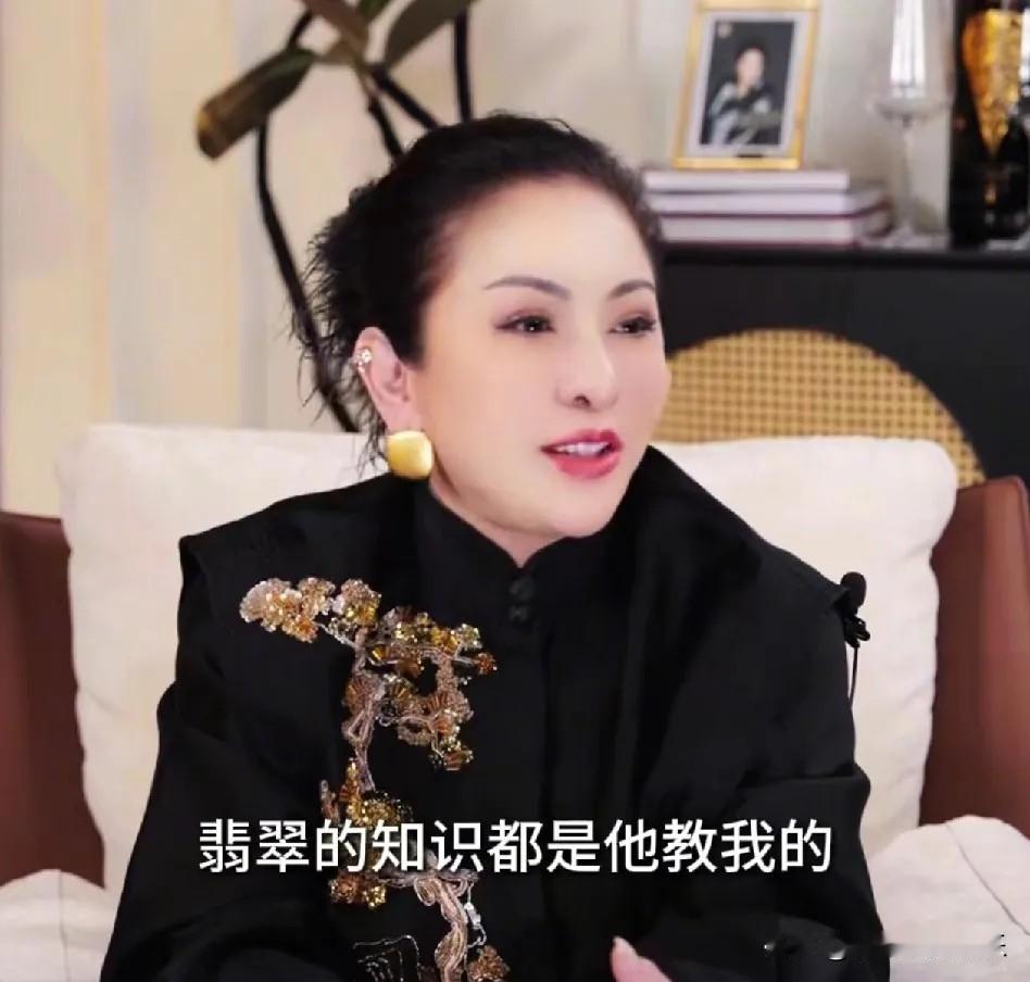 向太首谈白月光前男友，她的生日是他的忌日，这不是短剧而是真事。向太的白月光前