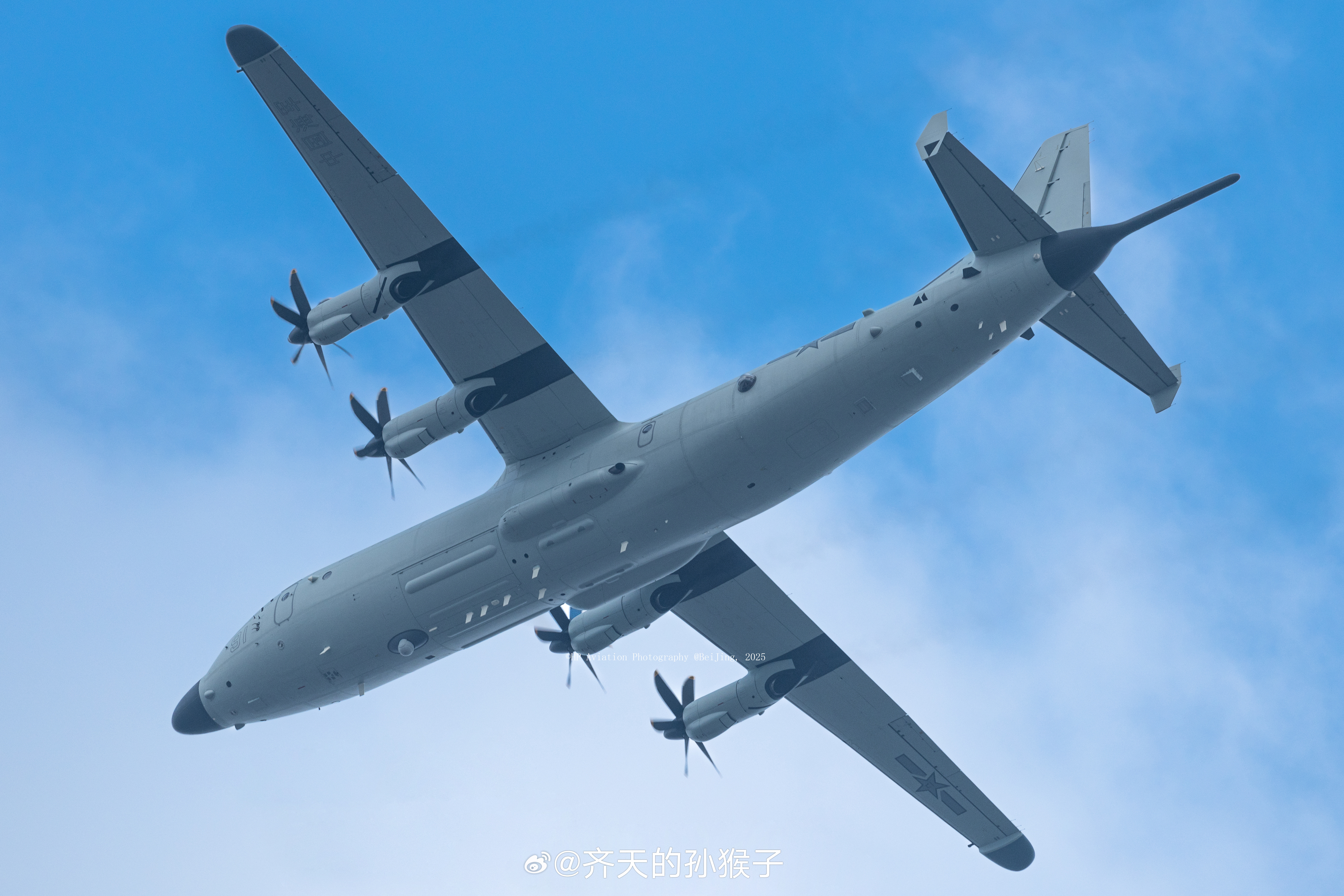 九三阅兵解读20XX年X月X日，Y-9FQ在XXXX机场首飞成功。2025年9