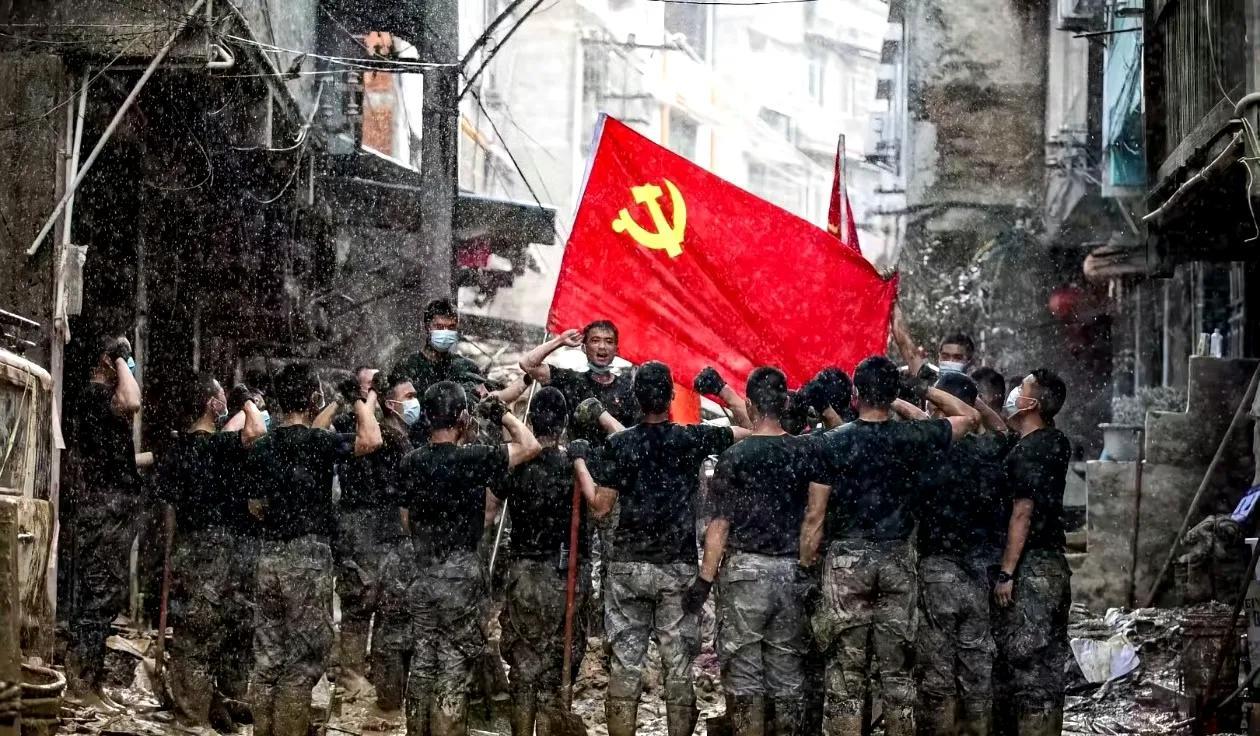我也觉得这张照片能入选2025年度最佳！照片可能是2024年苏超联赛里，常州队
