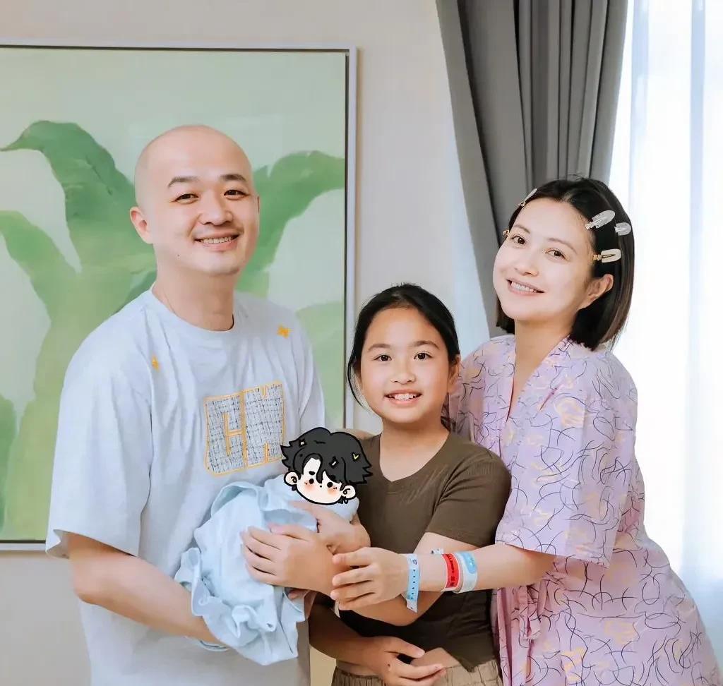 我敢说现在全网最幸福的就是包贝尔了吧不是因为他新电影票房大卖了，也不是因为他