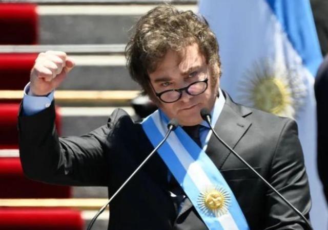 阿根廷总统米莱在受访时说：我对中国非常吃惊，我们和中国大使开了一次会，第二天便解