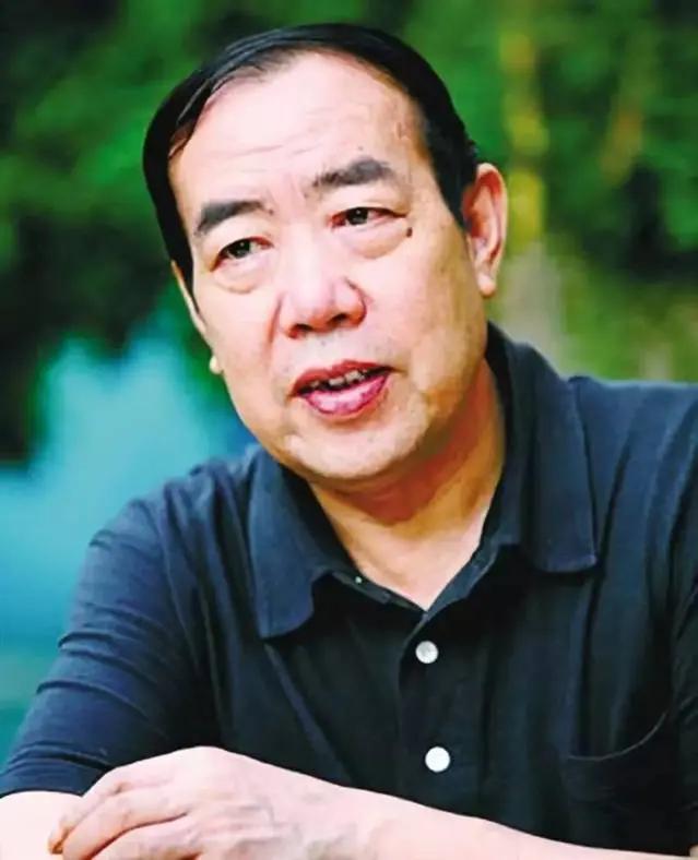 孙见喜“吹捧”贾平凹？有人把作家孙见喜称之为贾平凹的吹捧者，甚至是肉麻的吹捧者。