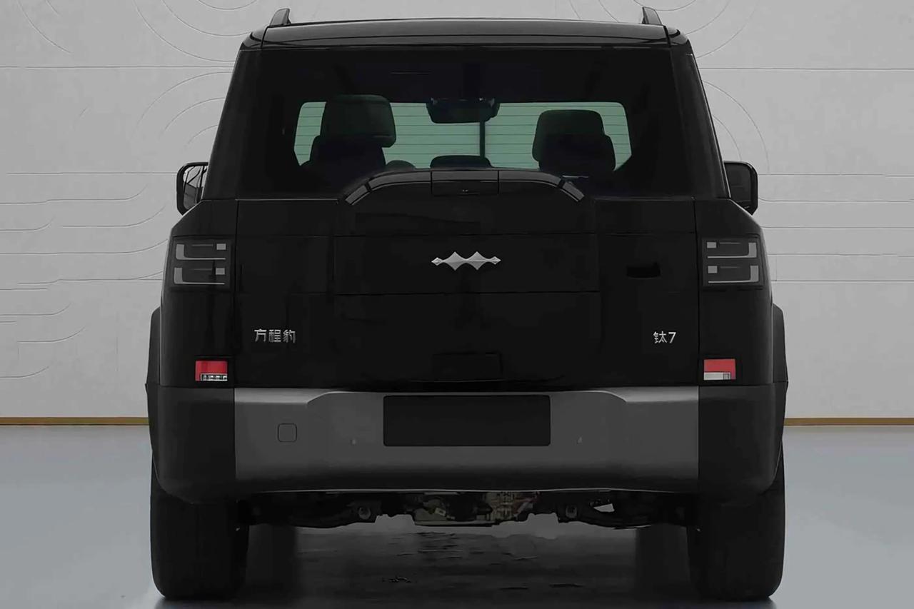 方程豹钛7插混版卖得很好，车大，有颜值，有产品力，价格不贵。现在纯电闪充版也开启