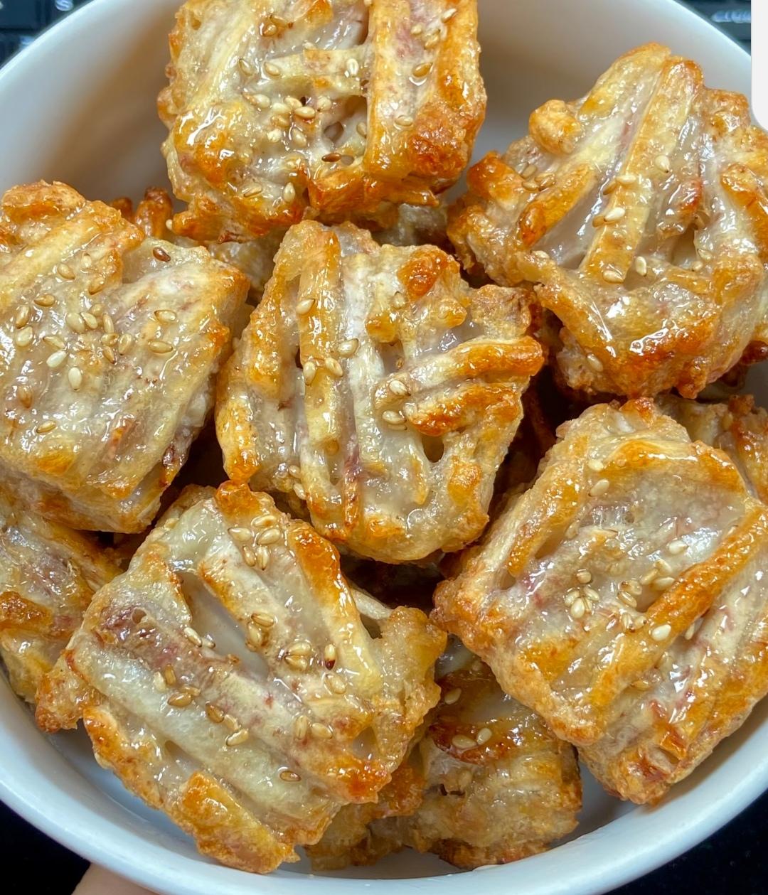 听说有人为了这玩意，居然排队3个小时，结果5分钟就可以到手，那味道清脆爽口，软糯