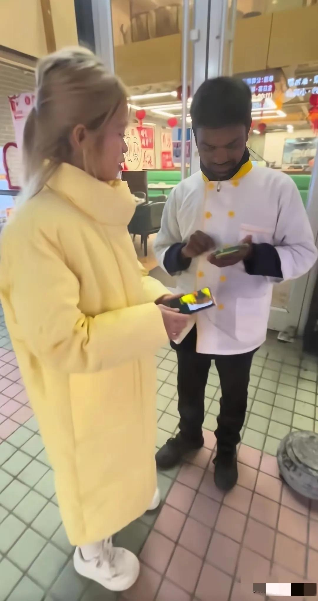 近期看到一种现象，心里满是憋屈。有人觉得非洲、印度男性在中国颇受欢迎，不少女生主