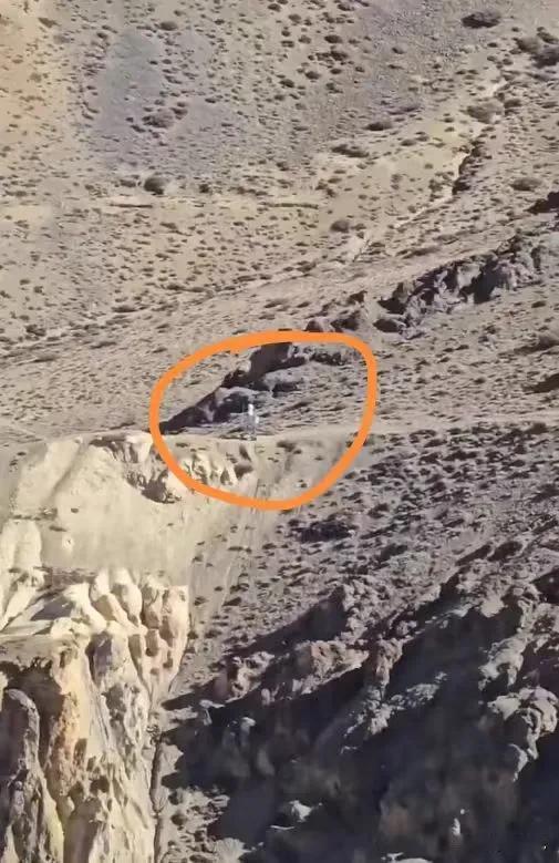 印度第14军这回是真的有点扛不住了，心态崩得一点不意外，他们突然发现，边境山区对