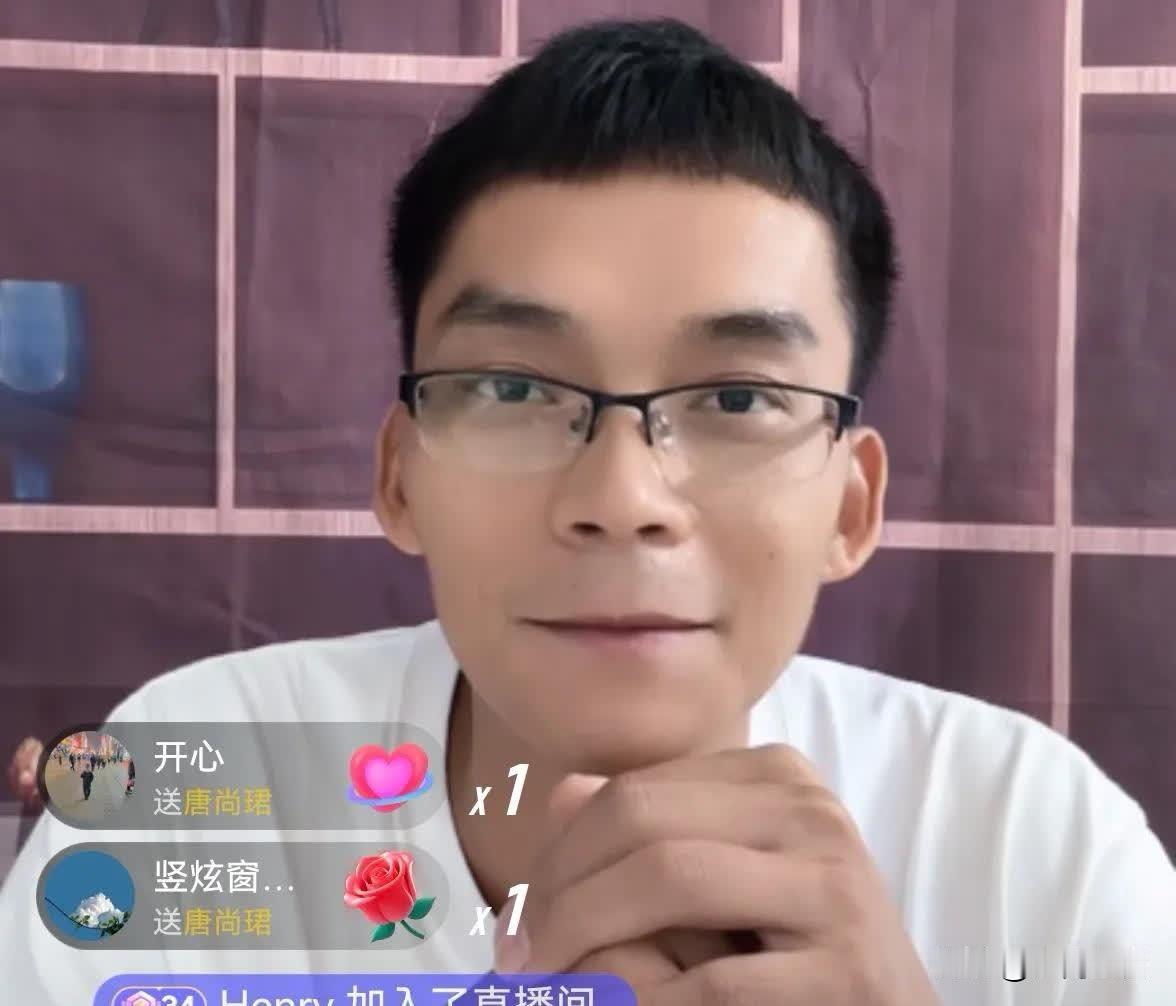 读书真的能赚钱，唐同学最近灵光了不少！复读16年的唐尚珺靠直播讲英语杀疯了，