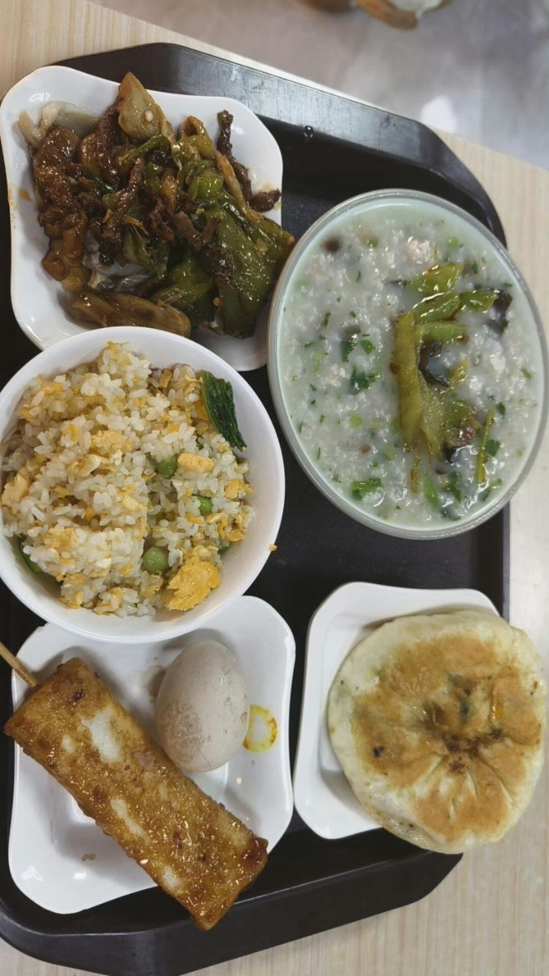 女孩子一餐吃这么多正常吗​​​？[思考]​​​