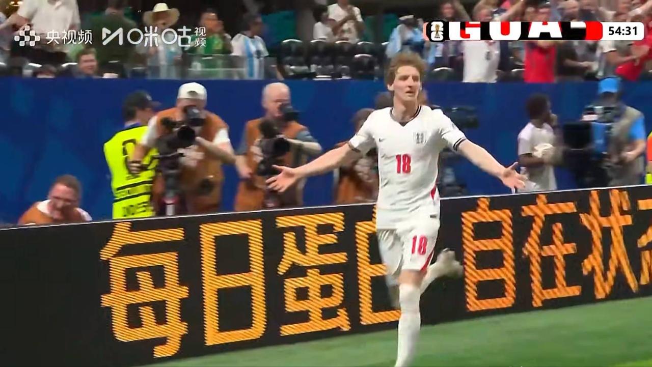 “短短7分钟从天堂到地狱，英格兰为自己的保守付出了代价！阿根廷在第85和