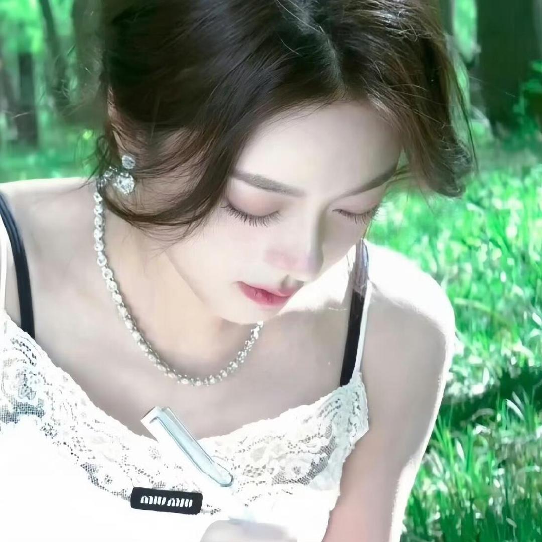 赵今麦氛围感头像分享​
